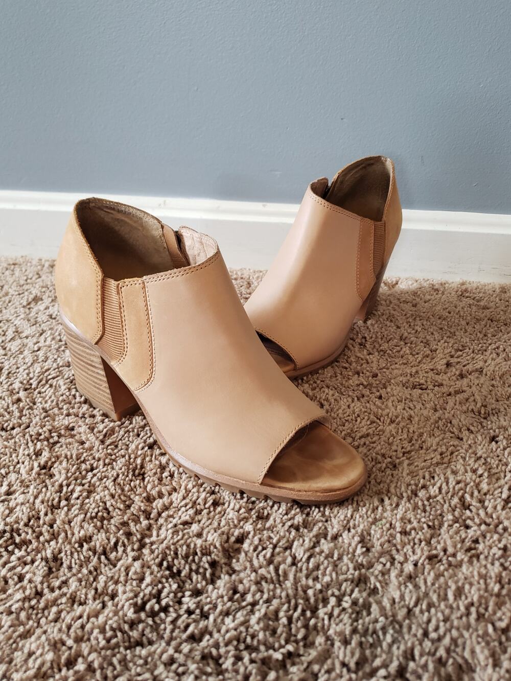 Sorel Nadia Honest Beige Peep Toe Chunky Block Wedge Heel Ankle Bootie 8.5